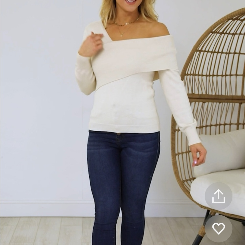 Pink lily beige sweater - Picture 3 of 4